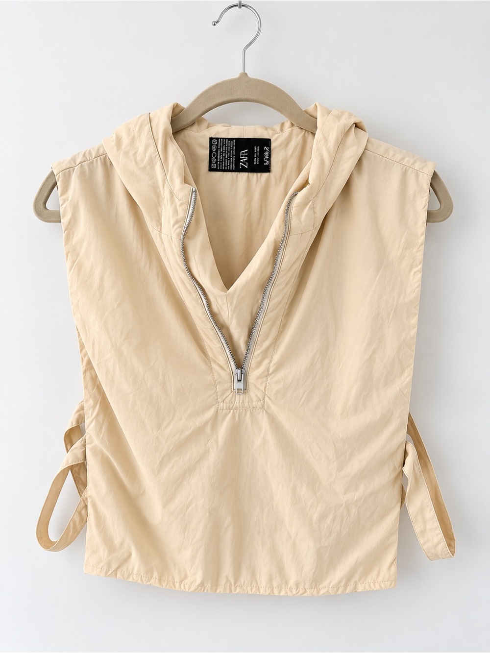 Pull&Bear Cream Hooded Sleeveless Half-Zip Vest Size L